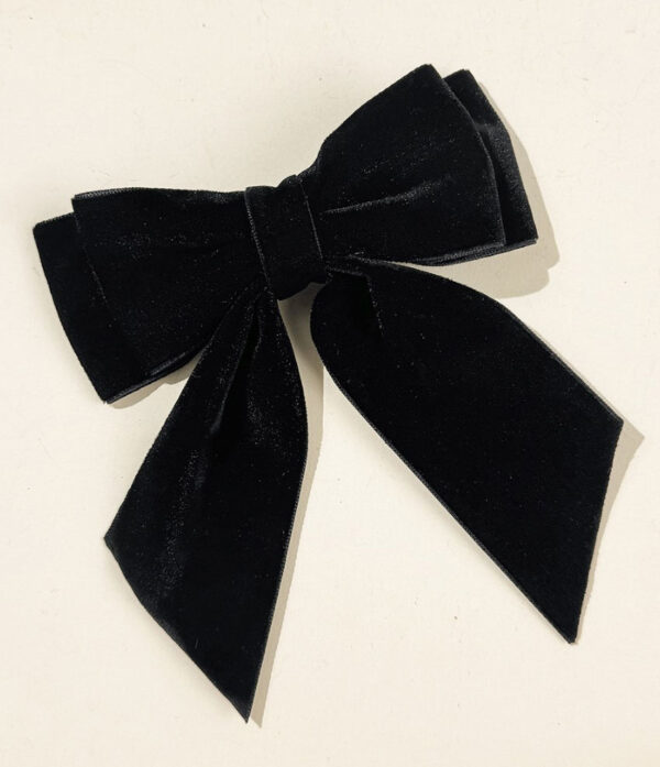 Lazo Clásico en Terciopelo Negro