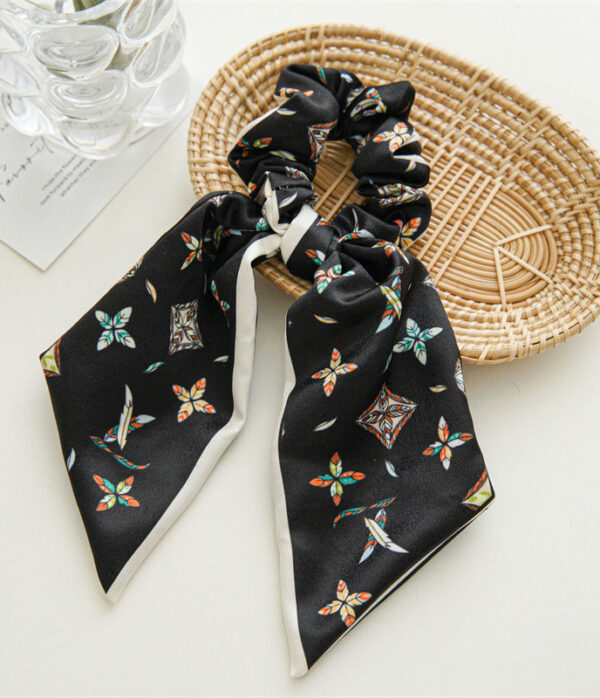Scrunchie Coletero en Seda Negro