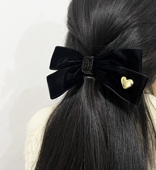 lazo-para-el-cabello-en-terciopelo-negro-con-corazon-dorado Combo Corazón a Corazón Negro