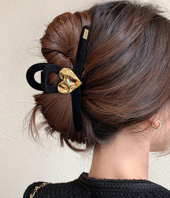 Pinza Metálica Black Muse