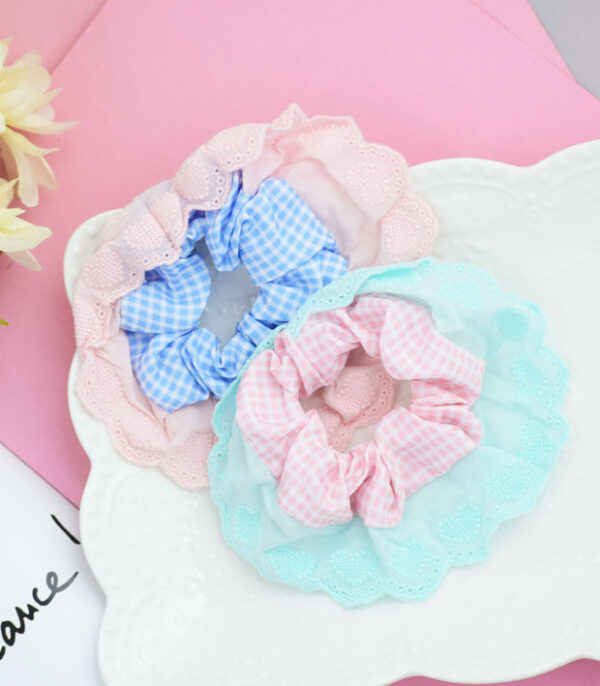 scrunchies con encaje en tonos pastel Scrunchies con Encaje en tonos pastel