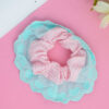 scrunchies con encaje en tonos pastel rosado Scrunchies con Encaje en tonos pastel