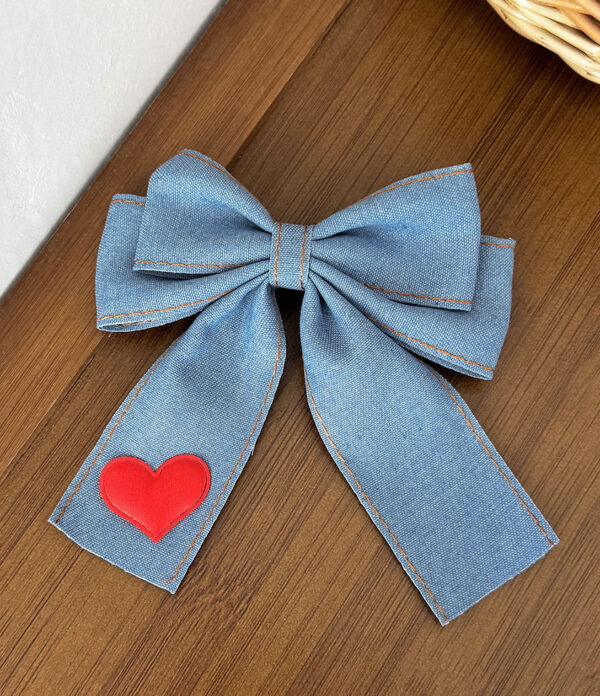 Lazo-denim-claro-con-corazon-rojo Lazo Corazón Denim Claro