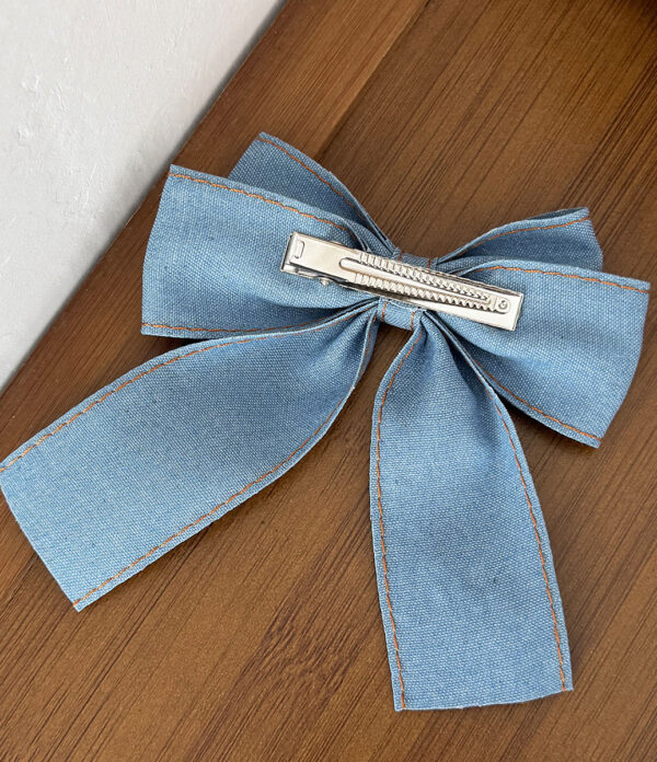 Lazo-en-denin-claro-y-corazon-rojo Lazo Corazón Denim Claro