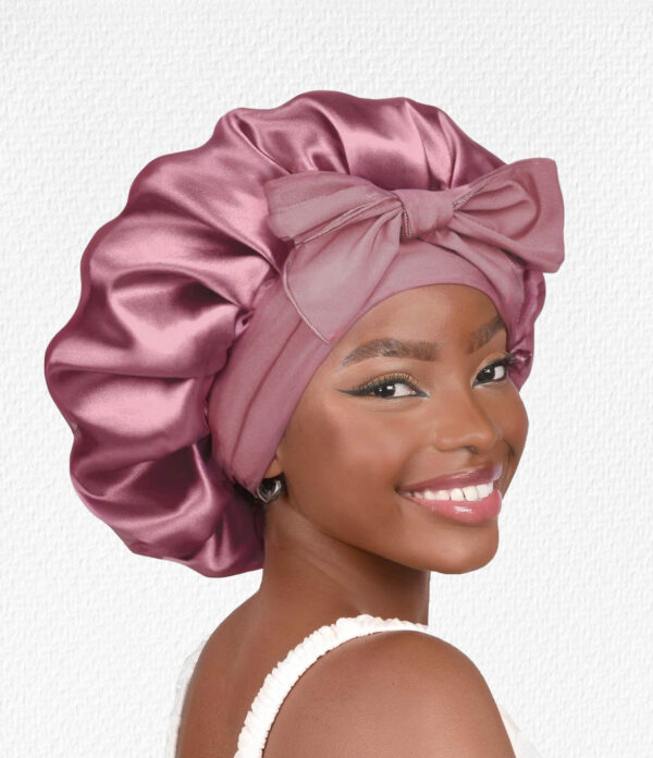 GORRO-DE-SATIN-Dama-con-agarraderas-color-magenta Gorro de Satín para Dormir con Banda Ajustable Malva