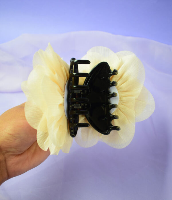 Hair-clip-floral-color-beige-con-agarre-amplio Hair Clip Constanza Marfil