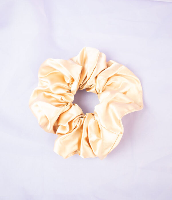 Moño-de-satín-basico-perla Scrunchie Básico de Satín Champán
